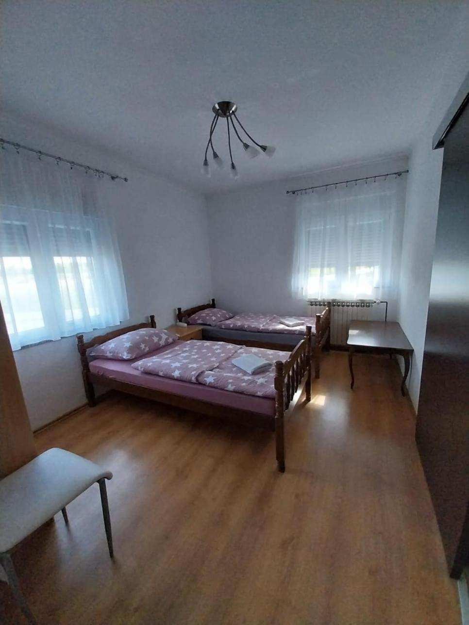 Guesthouse Juka Gospić Eksteriør bilde